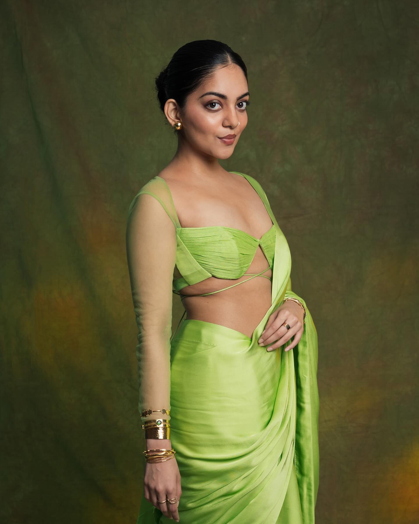 ahaana-krishna-latest-photos-in-green-saree-by-KALAAKAARI-005