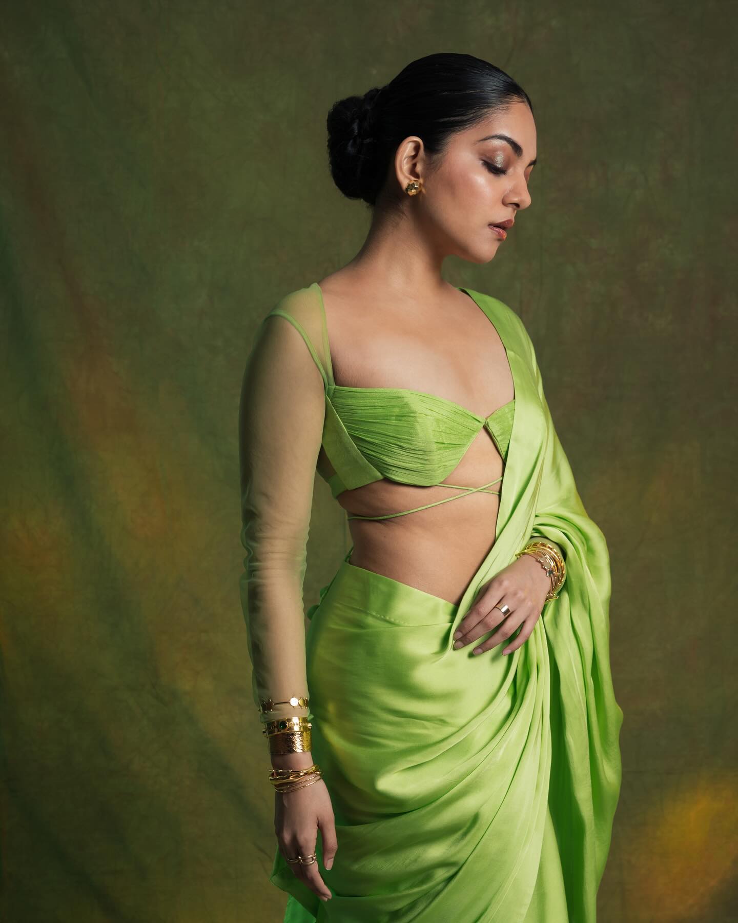 ahaana-krishna-latest-photos-in-green-saree-by-KALAAKAARI-006