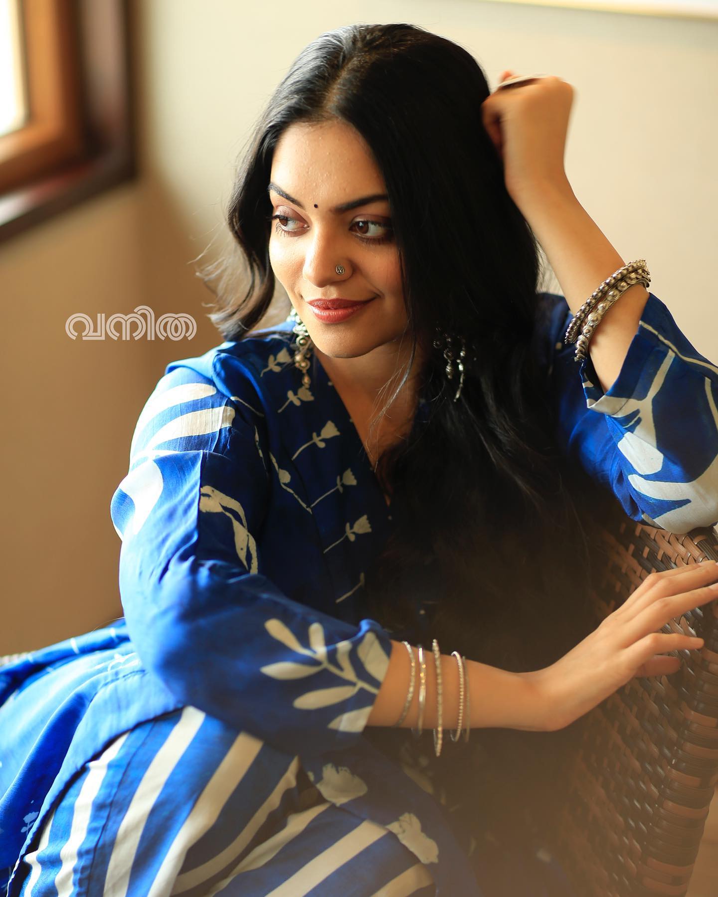 ahaana-krishna-latest-photoshoot-for-vanitha-magazine-001