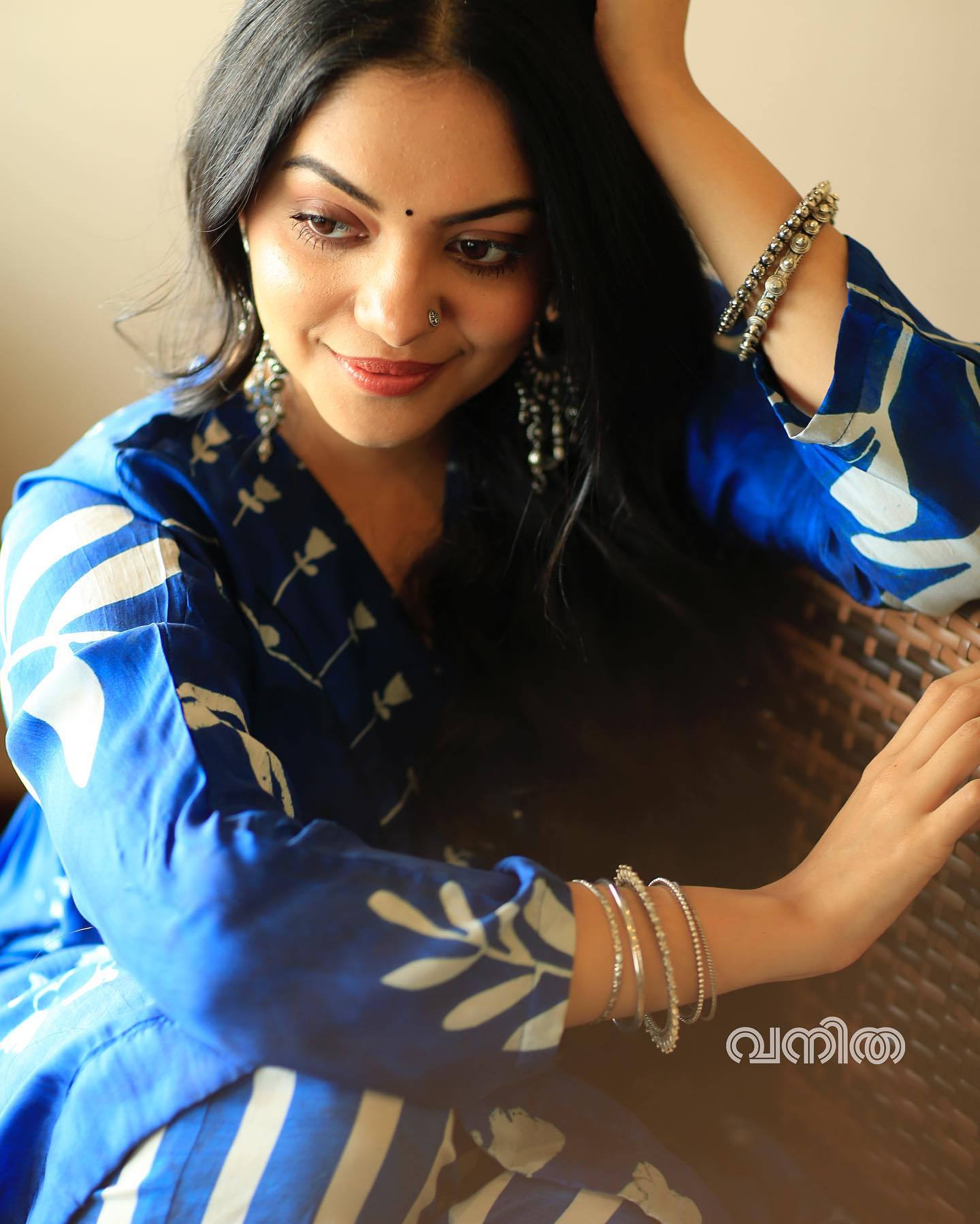 ahaana-krishna-latest-photoshoot-for-vanitha-magazine-002