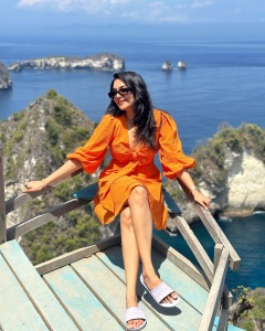 ahaana-krishna-in-beach-dress-photos-latest-002