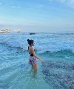ahaana-krishna-in-beach-dress-photos-latest-004