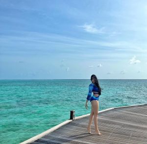 ahaana-krishna-in-blue-swimming-suit-photoshoot-001
