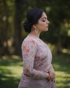 ahaana-krishna-in-christian-wedding-saree-by-Indras-002