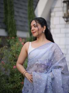 ahaana-krishna-in-cotton-saree-with-blouse-designs-photos-003