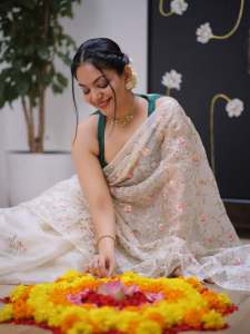 ahaana-krishna-in-cotton-saree-with-blouse-designs-photos-011