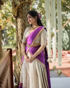 ahaana-krishna-in-dhavani-set-style-photos-004