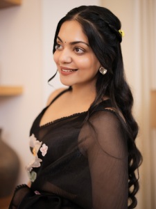 ahaana-krishna-in-glass-tissue-saree-in-a-black-shade-photos-008
