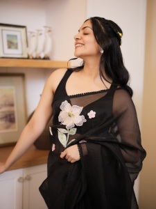 ahaana-krishna-in-glass-tissue-saree-in-a-black-shade-photos-013