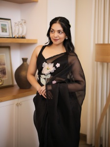 ahaana-krishna-in-glass-tissue-saree-in-a-black-shade-photos-014