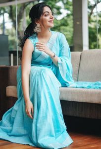 ahaana krishna in saree new photos -001