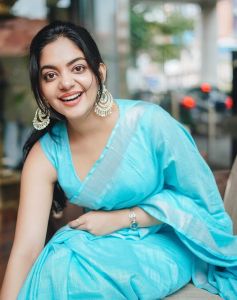 ahaana krishna in saree new photos -002