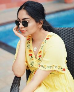 ahaana-krishna-latest-pics-outline-004