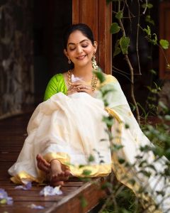 ahaana-krishna-onam-celebration-photos-2021-001