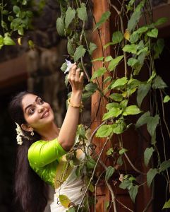 ahaana-krishna-onam-celebration-photos-2021-002