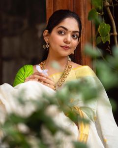 ahaana-krishna-onam-celebration-photos-2021-004