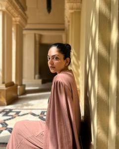 ahaana-krishna-outing-pictures-001