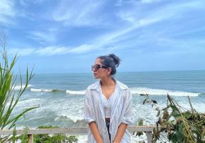 ahaana-krishna-outing-pictures-005
