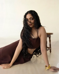 ahaana-krishnakumar-in-coffee-brown-dress-photos-007