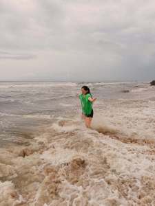 ahaana-krishnakumar-in-varkala-beach-photos-002