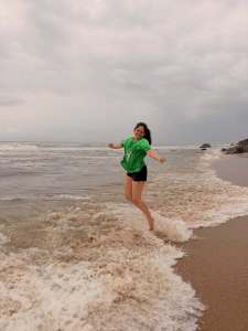 ahaana-krishnakumar-in-varkala-beach-photos-003