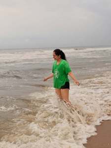 ahaana-krishnakumar-in-varkala-beach-photos-004