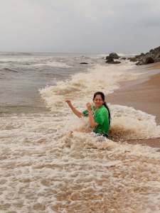 ahaana-krishnakumar-in-varkala-beach-photos-008