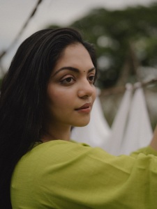 ahaana-krishnakumar-latest-pictures-updates-008