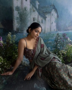 ahaana-krishnakumar-latest-pictures-updates-018