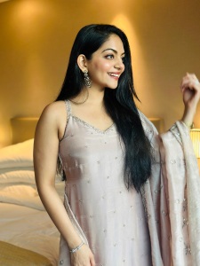 ahaana-krishnakumar-latest-pictures-updates-032