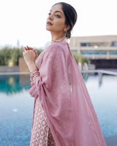 ahana-in-churidar-images-latest-003