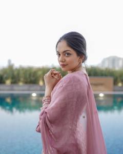 ahana-in-churidar-images-latest-005