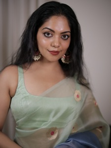 ahana-in-saree-photos-004