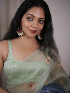 ahana-in-saree-photos-007