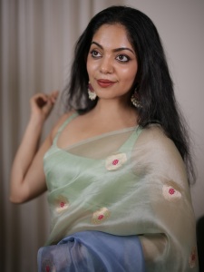 ahana-in-saree-photos