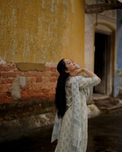 ahana-in-simple-cotton-churidar-photos-003