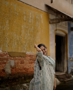 ahana-in-simple-cotton-churidar-photos-004