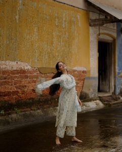 ahana-in-simple-cotton-churidar-photos-005