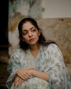 ahana-in-simple-cotton-churidar-photos-012