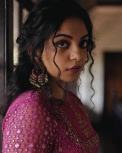 ahana-in-violet-anarkali-dress-photos-001