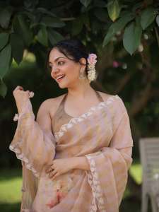 ahana-krishna-in-SIAH-by-Ahadishika-saree-photos-008
