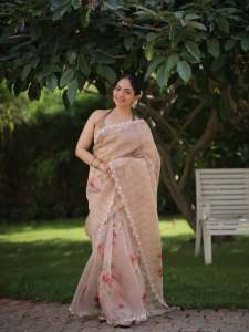 ahana-krishna-in-SIAH-by-Ahadishika-saree-photos-009