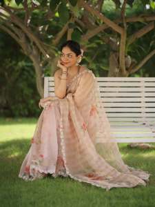 ahana-krishna-in-SIAH-by-Ahadishika-saree-photos-014
