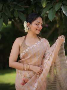 ahana-krishna-in-SIAH-by-Ahadishika-saree-photos-016