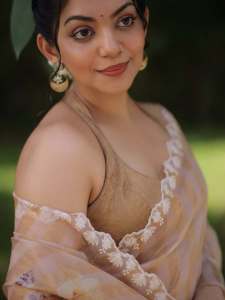 ahana-krishna-in-SIAH-by-Ahadishika-saree-photos-017