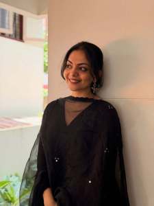 ahana-krishna-in-full-black-churidar-styling-pics-001