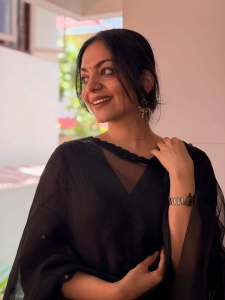 ahana-krishna-in-full-black-churidar-styling-pics-003