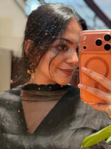 ahana-krishna-in-full-black-churidar-styling-pics-007