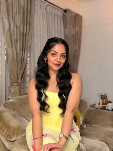 ahana-krishna-in-yellow-body-fit-gown-dress-photo-001