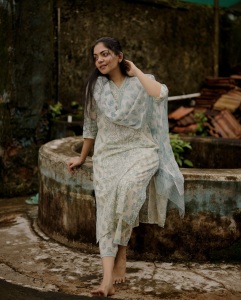 ahana-krishna-kumar-in-simple-churidar-set-photos-006